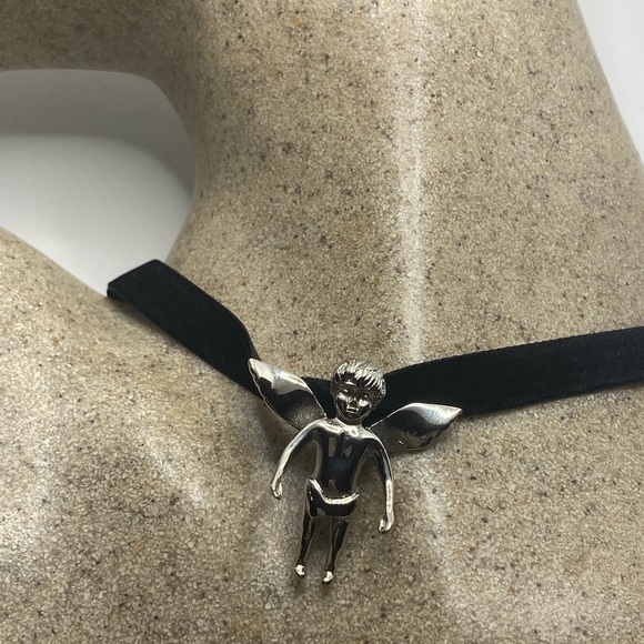 Vintage Guardian Angel Cherub Velvet Choker Necklace - Picture 4 of 7